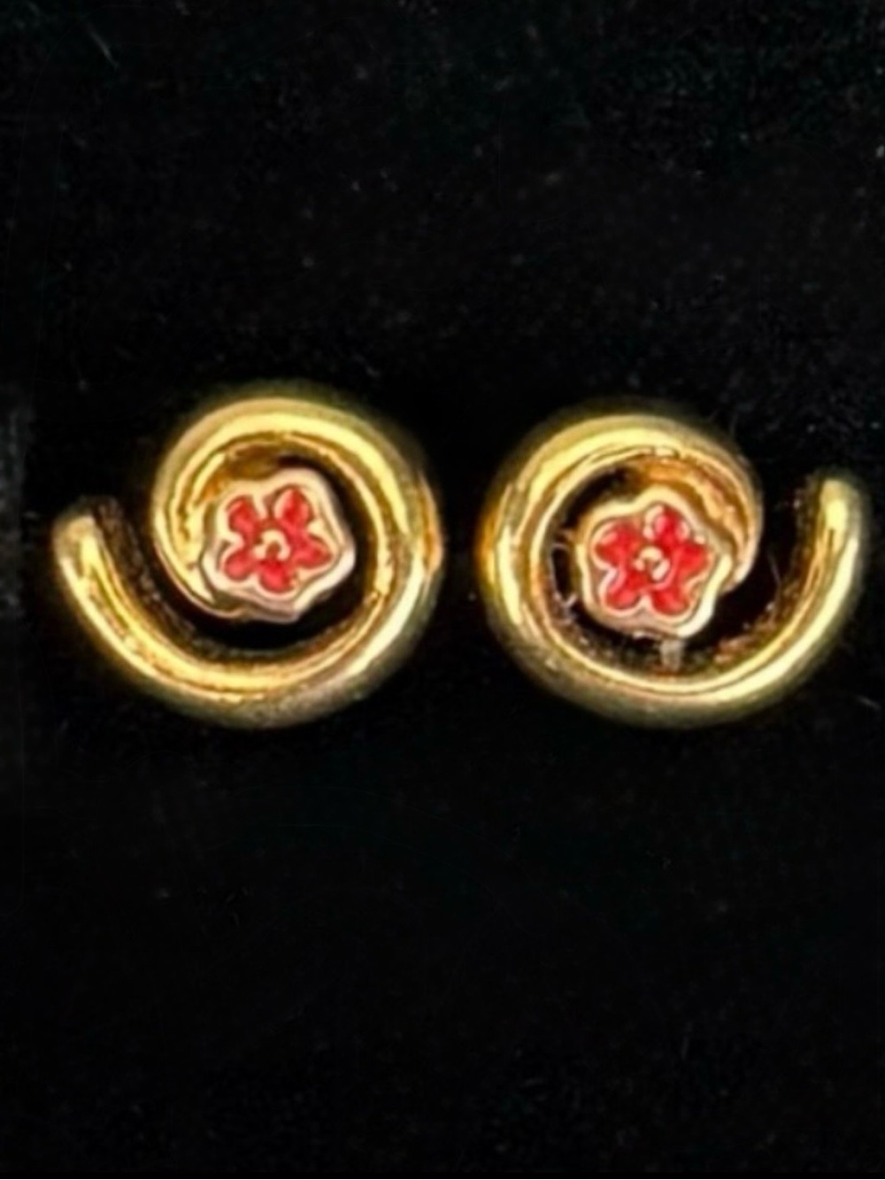 Vintage goldtone, red enamel flower minimalist costume pierced earrings